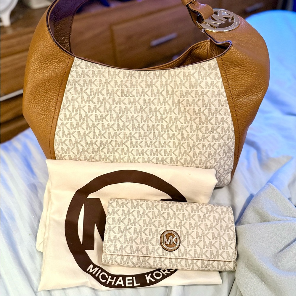 🎉48hr SALE🎉 MK Bundle Hobo Bag + Wallet